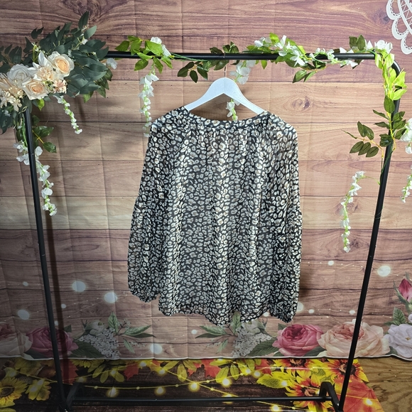 Leopard Print Chiffon Blouse - Picture 4 of 7